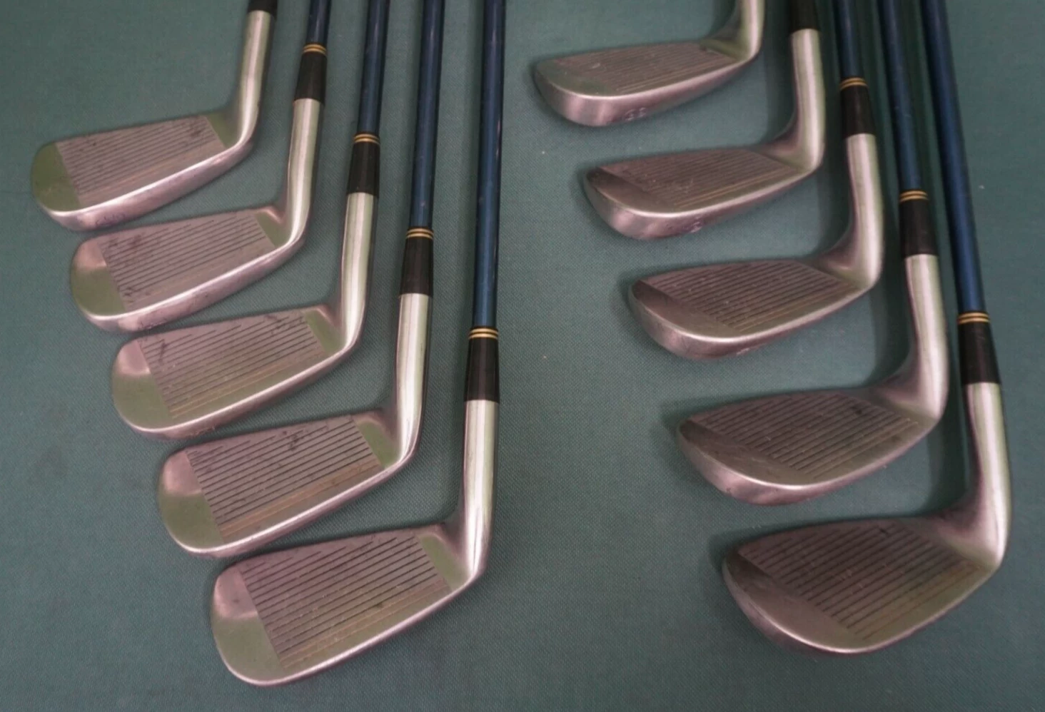 Vintage Set 10 X MacGregor CERAMITE Irons 3-SW + AW Regular Graphite Shafts 5 Vintage Set 10 X MacGregor CERAMITE Irons 3-SW + AW Regular Graphite Shafts - Image 3