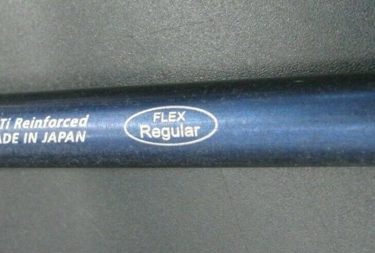 Yonex V-mass 270 A Gap Wedge Regular Graphite Shaft Yonex Grip 5 Yonex V-mass 270 A Gap Wedge Regular Graphite Shaft Yonex Grip - Image 3