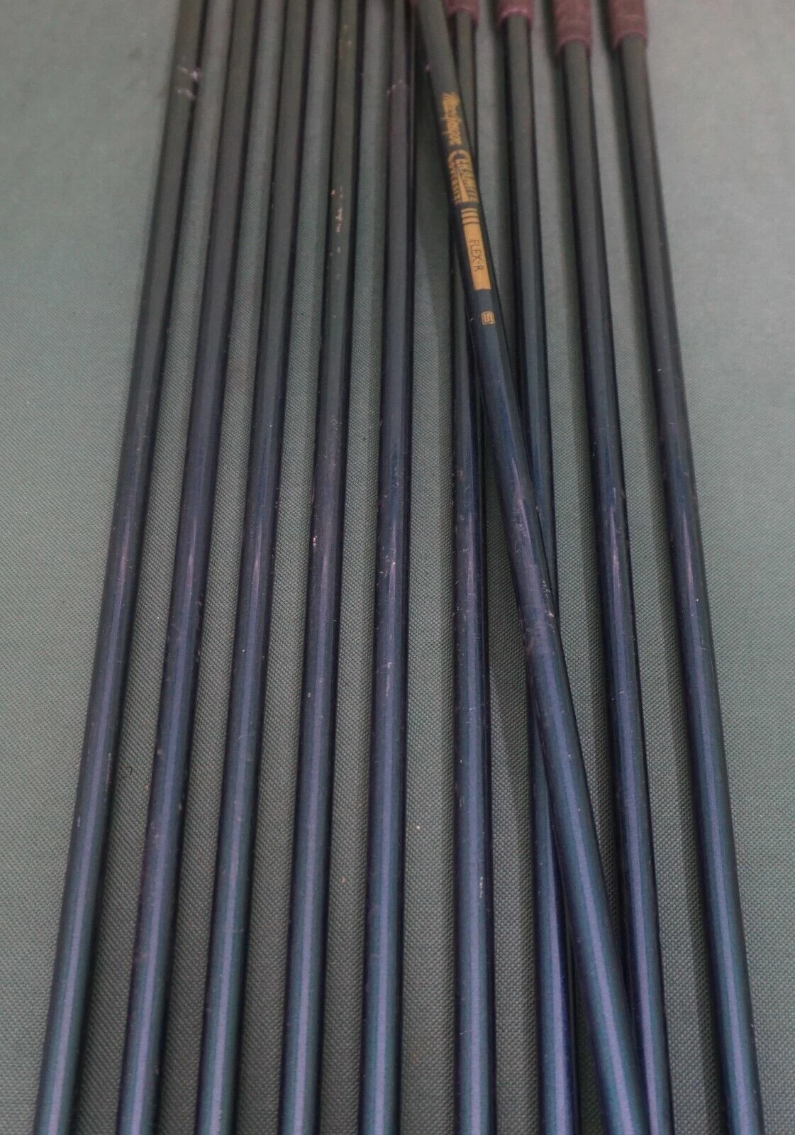 Vintage Set 10 X MacGregor CERAMITE Irons 3-SW + AW Regular Graphite Shafts 7 Vintage Set 10 X MacGregor CERAMITE Irons 3-SW + AW Regular Graphite Shafts - Image 5