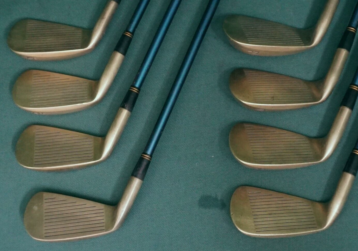 Set Of 8 X Snake Eyes Ultimate Design Gold Irons 3-PW Regular Graphite Shafts 5 Set Of 8 X Snake Eyes Ultimate Design Gold Irons 3-PW Regular Graphite Shafts - Image 3