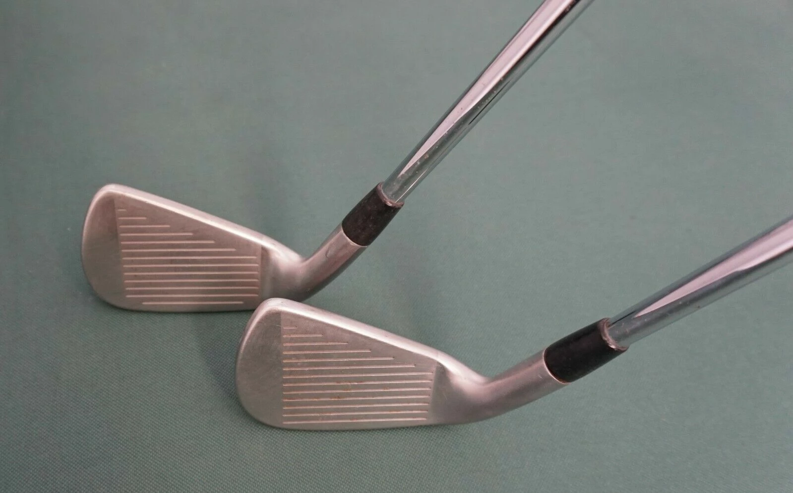 Set Of 2 X Titleist 775 CB Irons 4 & 6 Stiff Steel Shaft Lamkin Grip 4 Set Of 2 X Titleist 775 CB Irons 4 & 6 Stiff Steel Shaft Lamkin Grip - Image 2